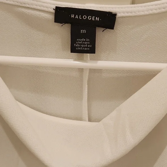 New pretty white sleeveless top with navy blue trim by Halogen. - Picture 2 of 6